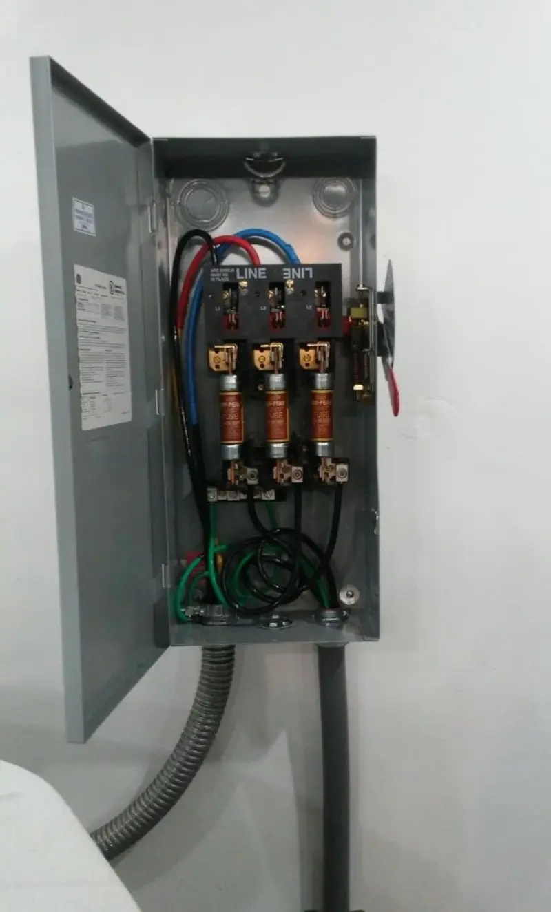 Three-phase disconnect switch installed for Electrical Wiring & Rewiring in Washington Terrace